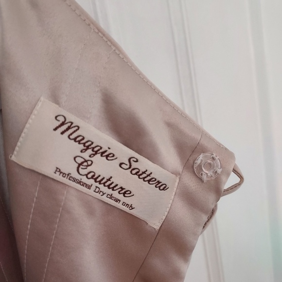 Maggie Sottero Wedding Dress - Picture 12 of 16